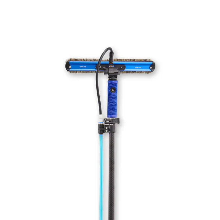 REACH-IT ULTRA LITE Beast vattenmatade Borste med Scrub Pads